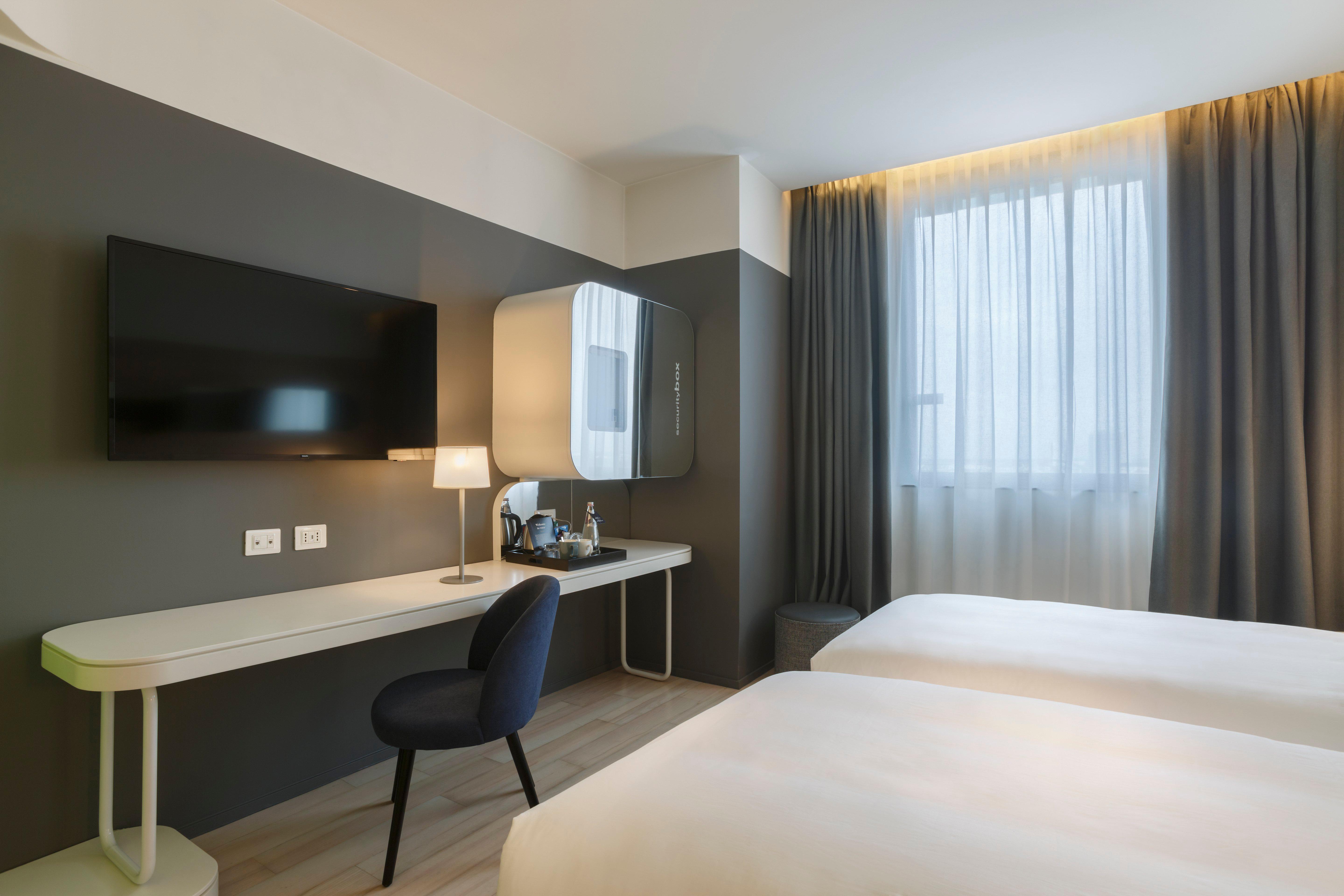 Hotel Voco Milan-Fiere By Ihg Extérieur photo